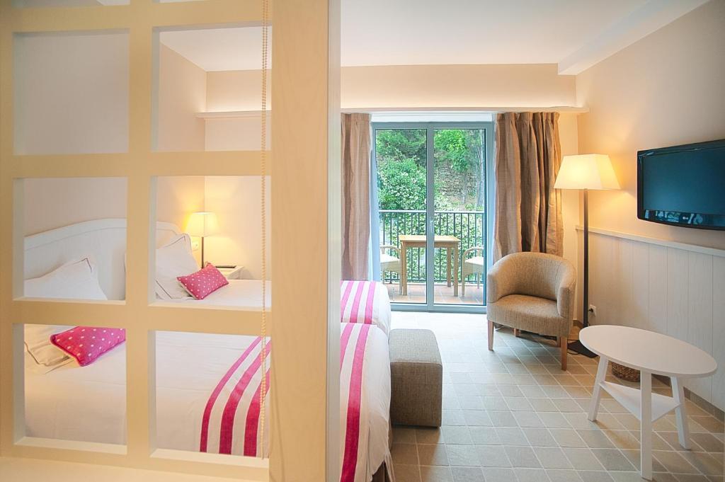 Hotel Playa Sol Cadaques Bilik gambar